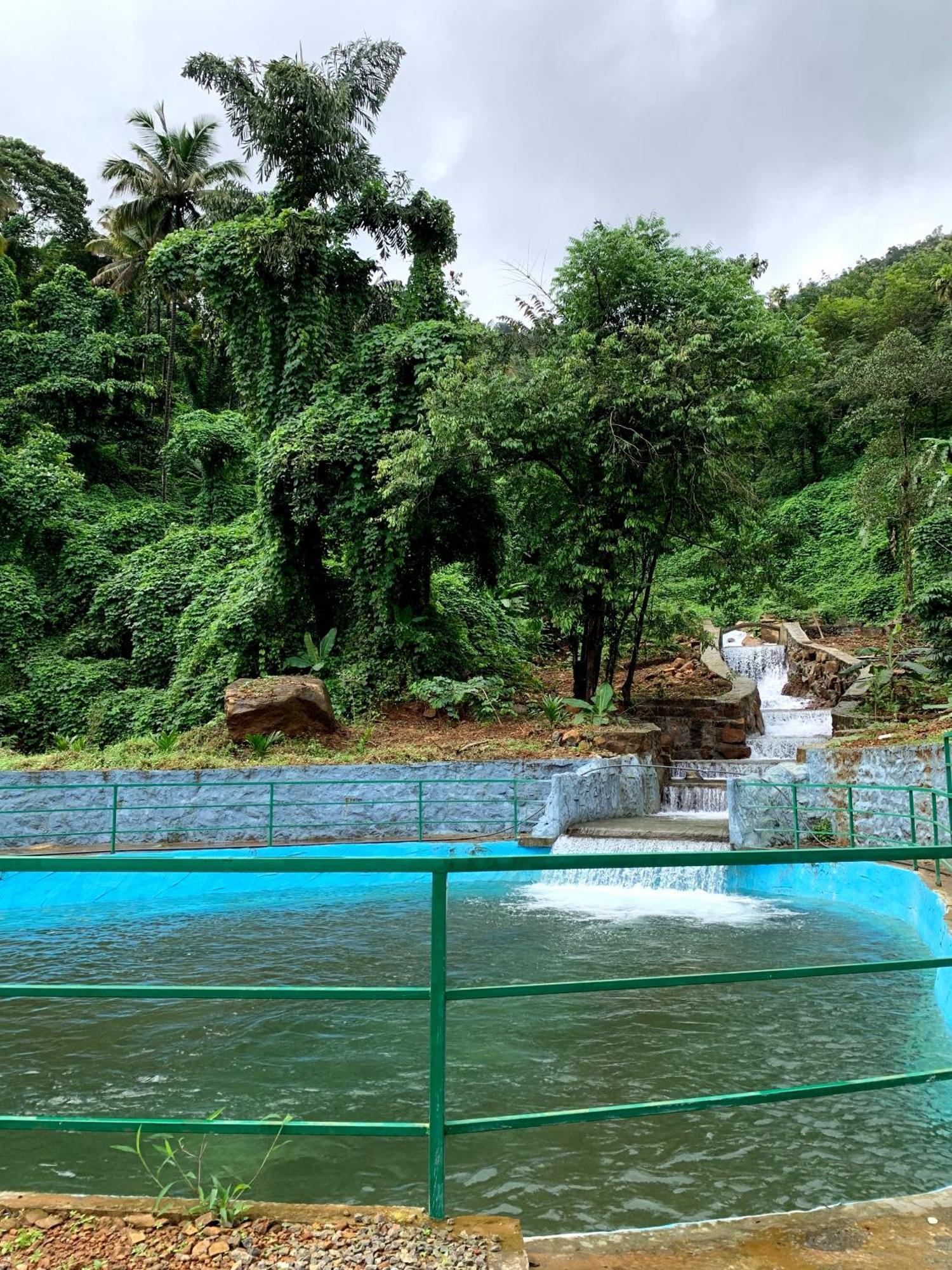 Royal Mount Inn Resorts Paithalmala 外观 照片