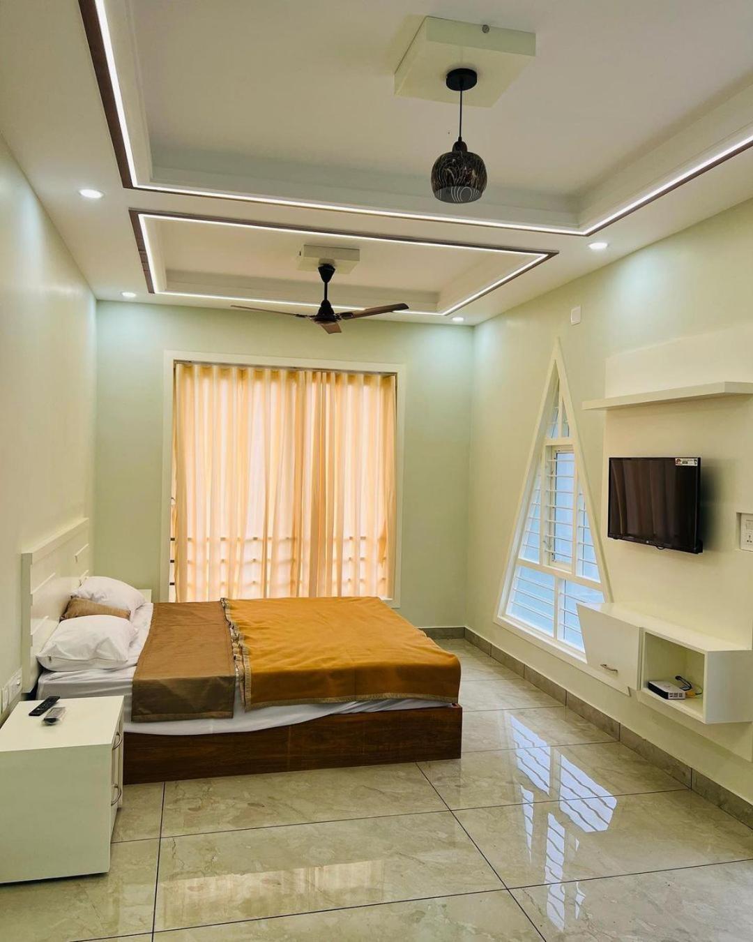 Royal Mount Inn Resorts Paithalmala 外观 照片