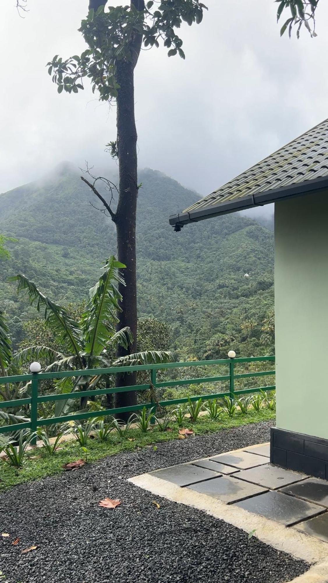 Royal Mount Inn Resorts Paithalmala 外观 照片