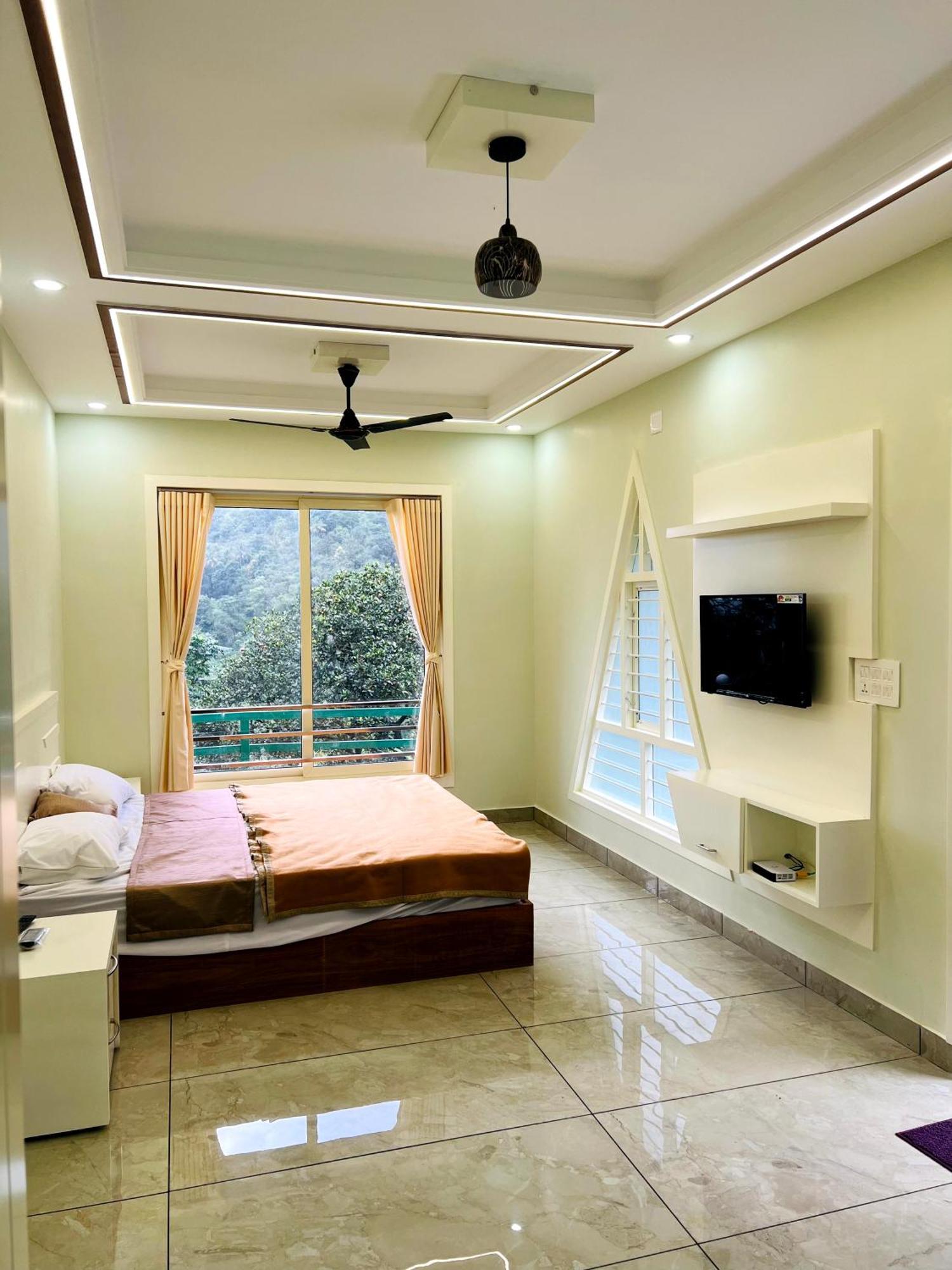 Royal Mount Inn Resorts Paithalmala 客房 照片